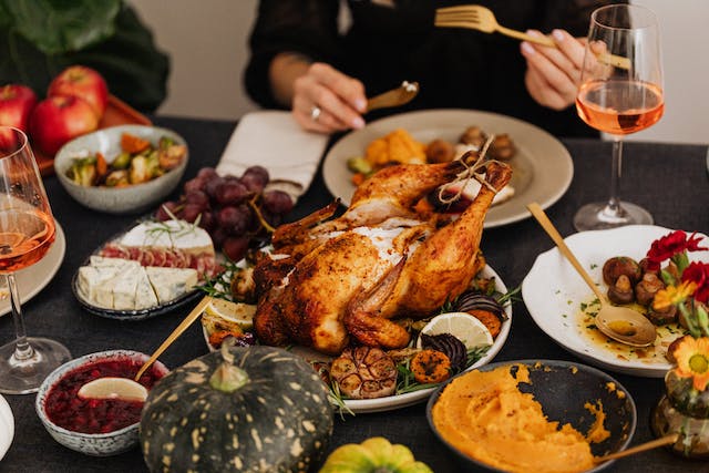 Aan tafel met iedereen