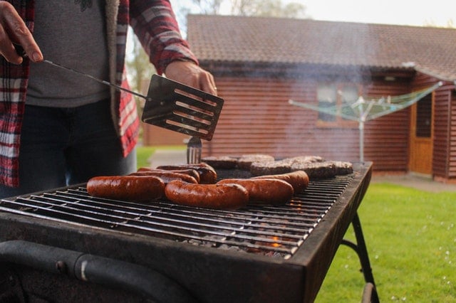 Barbecue met worstjes