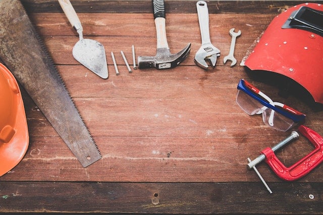 Gereedschap op tafel