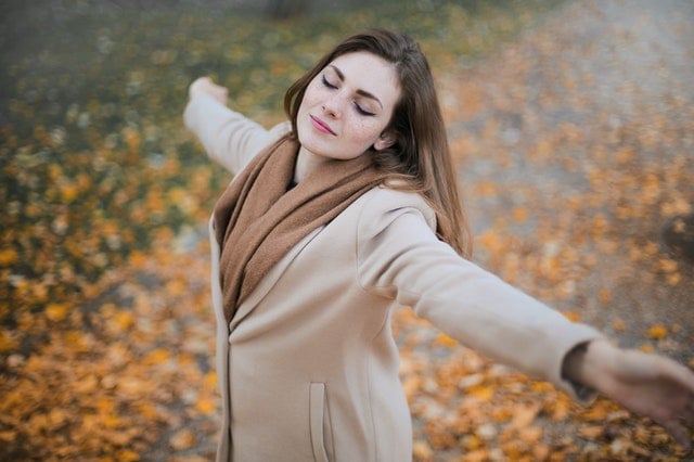 Herfstkleding in aardetinten