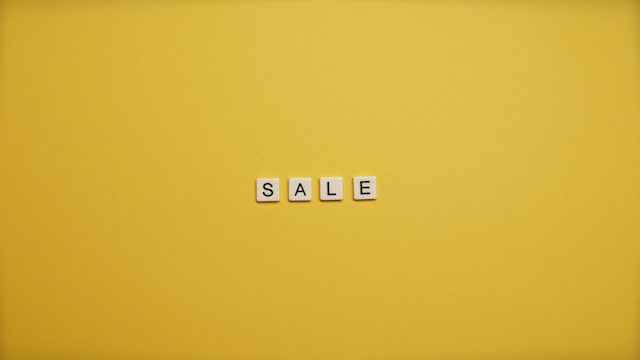 Sale in letters