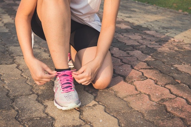 Hardloopschoenen strikken