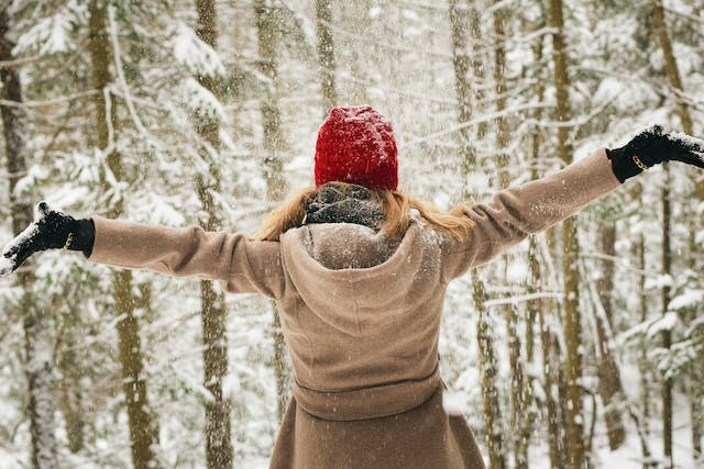 Vrouw in de sneeuw